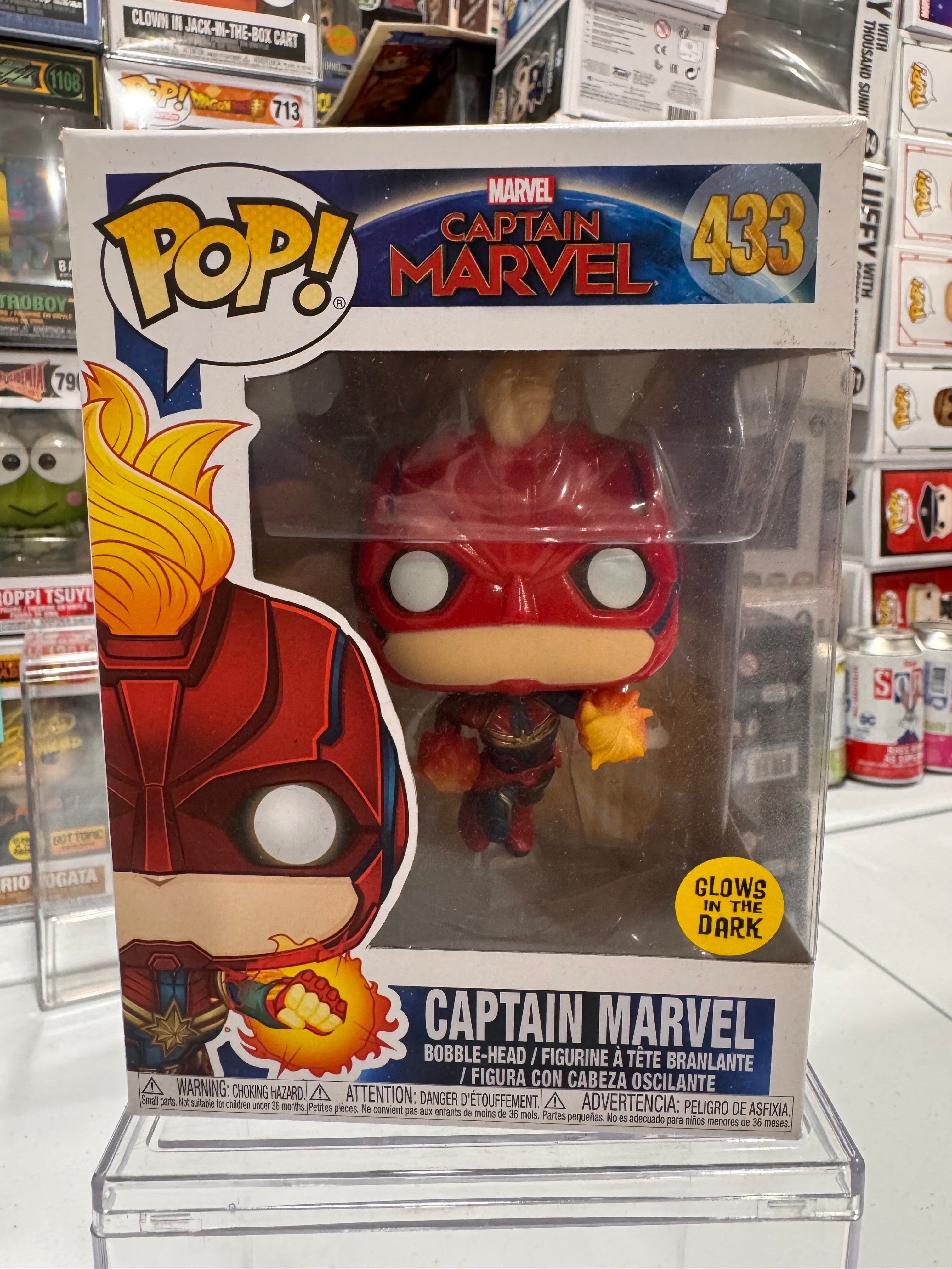 Captain Marvel (Flying Glow)